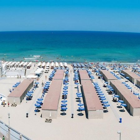 Appartamento Di Fronte Al Mare By Apulia Accommodation Бари Экстерьер фото