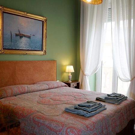 Appartamento Di Fronte Al Mare By Apulia Accommodation Бари Экстерьер фото